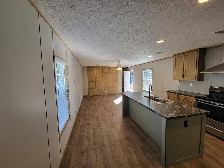 Kenwood Landing — Photo 64