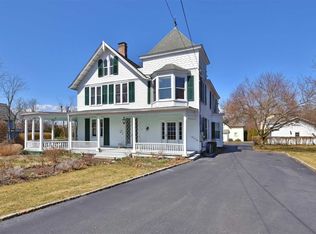 33 Fairview St, Huntington, NY 11743