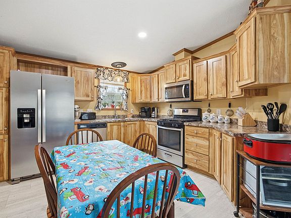 5th image of 525 Sand Road