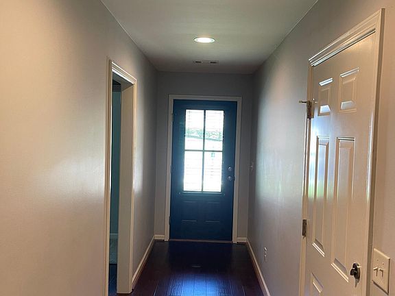 5th image of 5101 Smithfield Cir