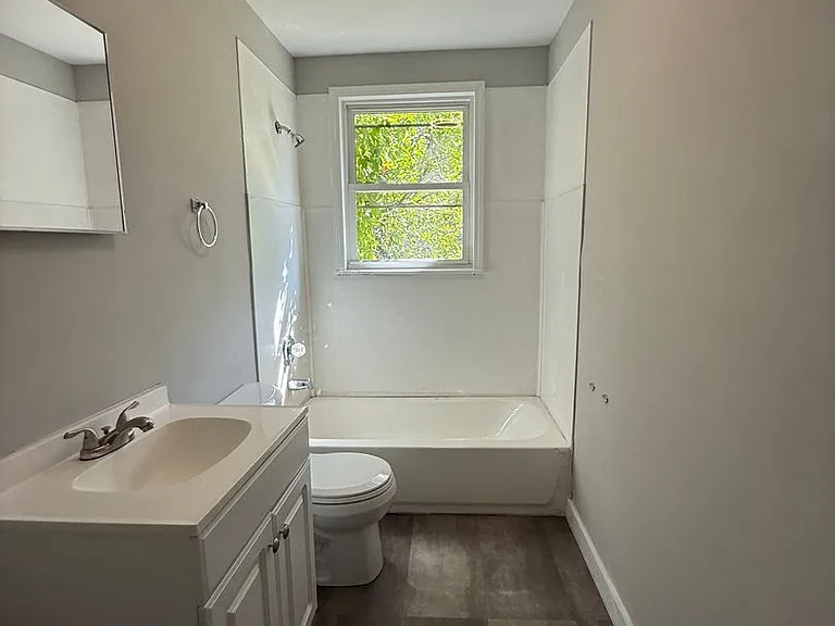 2529 Miles St — Photo 11