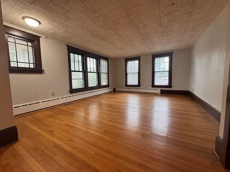 216 W Main St #1 — Photo 1