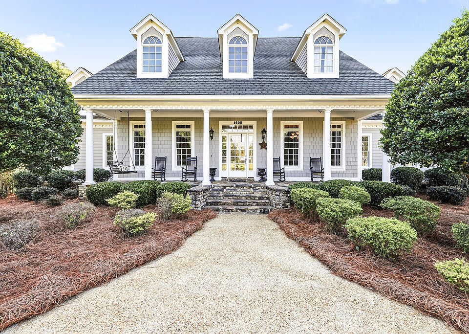 1st image of 1908 Lake Arthur Dr