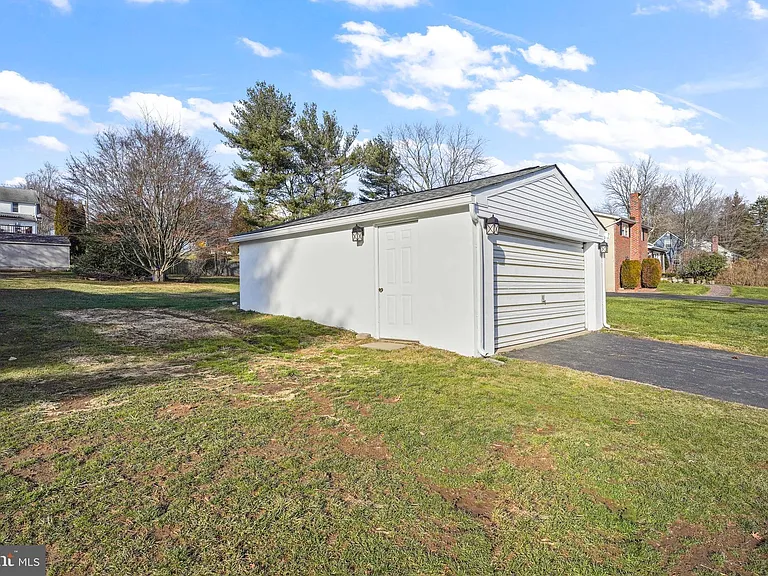 4411 Fairview Ave — Photo 4