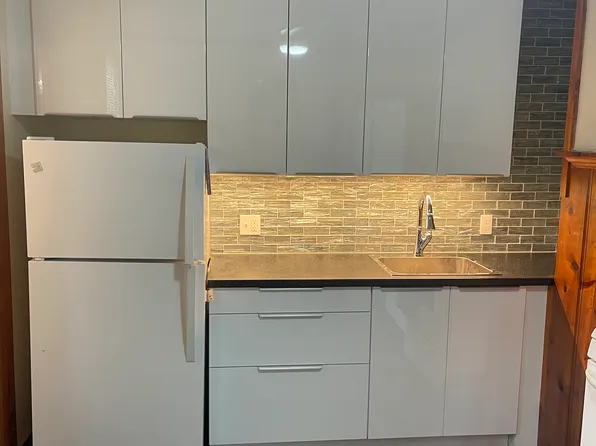 (undisclosed Address), Turners Falls, MA 01376