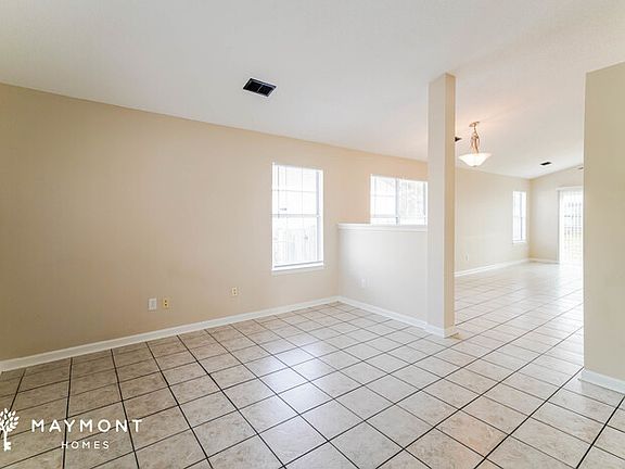 3rd image of 7 Brushwood Ct
