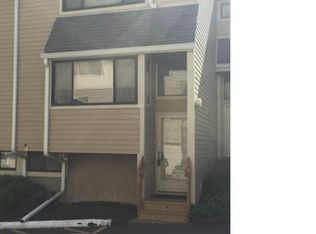 278 Sunrise Hill Rd, Norwalk, CT 06851