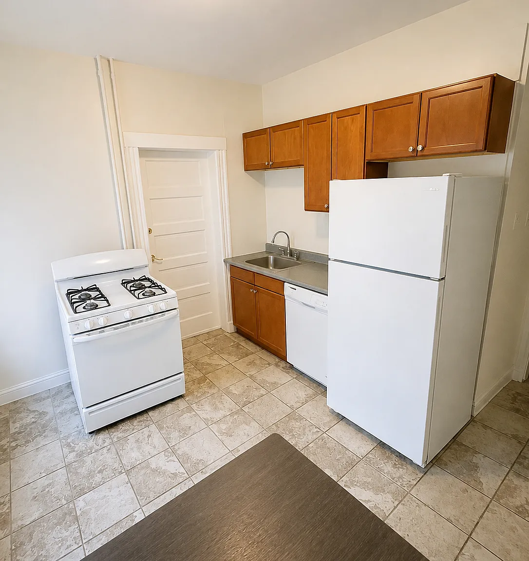 2 bed, 619 sqft, $2,200 — Photo 2
