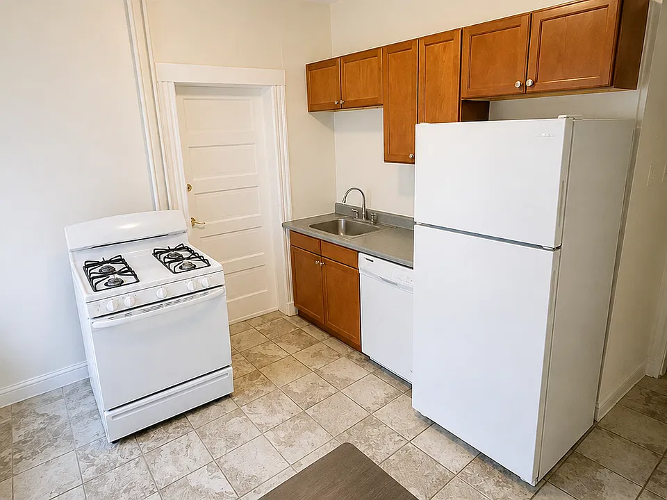 86 Prentiss St #1R
