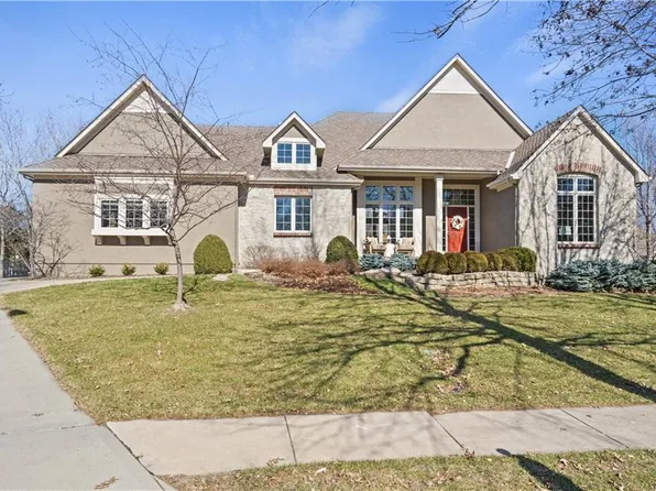 3700 W 141st St, Leawood, KS 66224