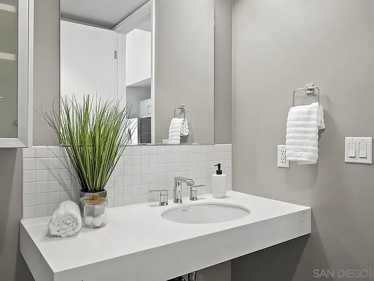 350 W Ash St #1006 — Photo 7