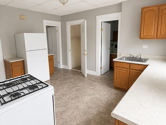 3rd image of 45 Dove St