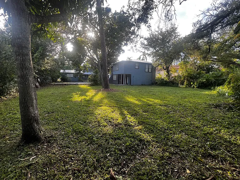 1531 Hough St — Photo 30