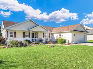 511 Winston Dr, Saint Joseph, IL 61873