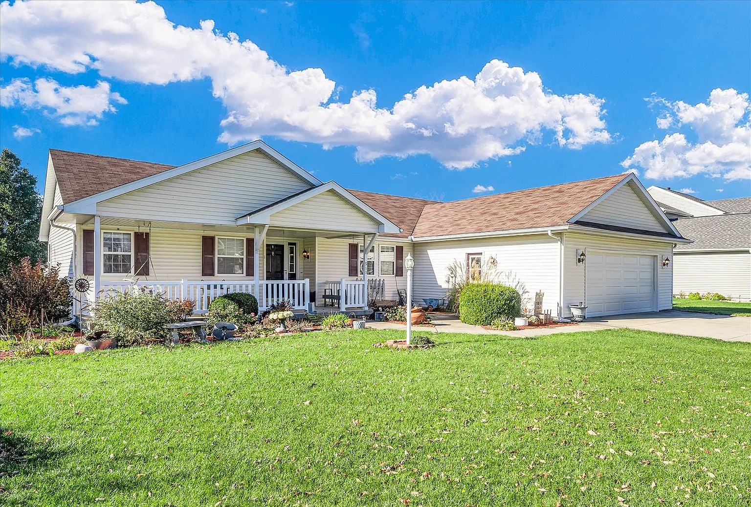 511 Winston Dr photo 1