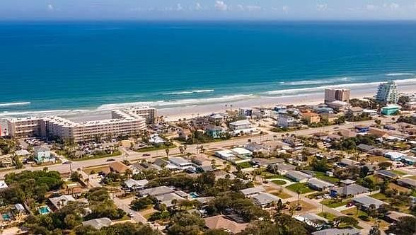 1st image of 845 E 14th Ave