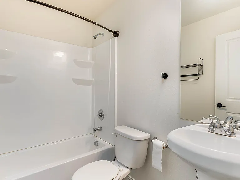 225 Virginia St — Photo 13