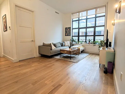 Rented by EXR | media 2