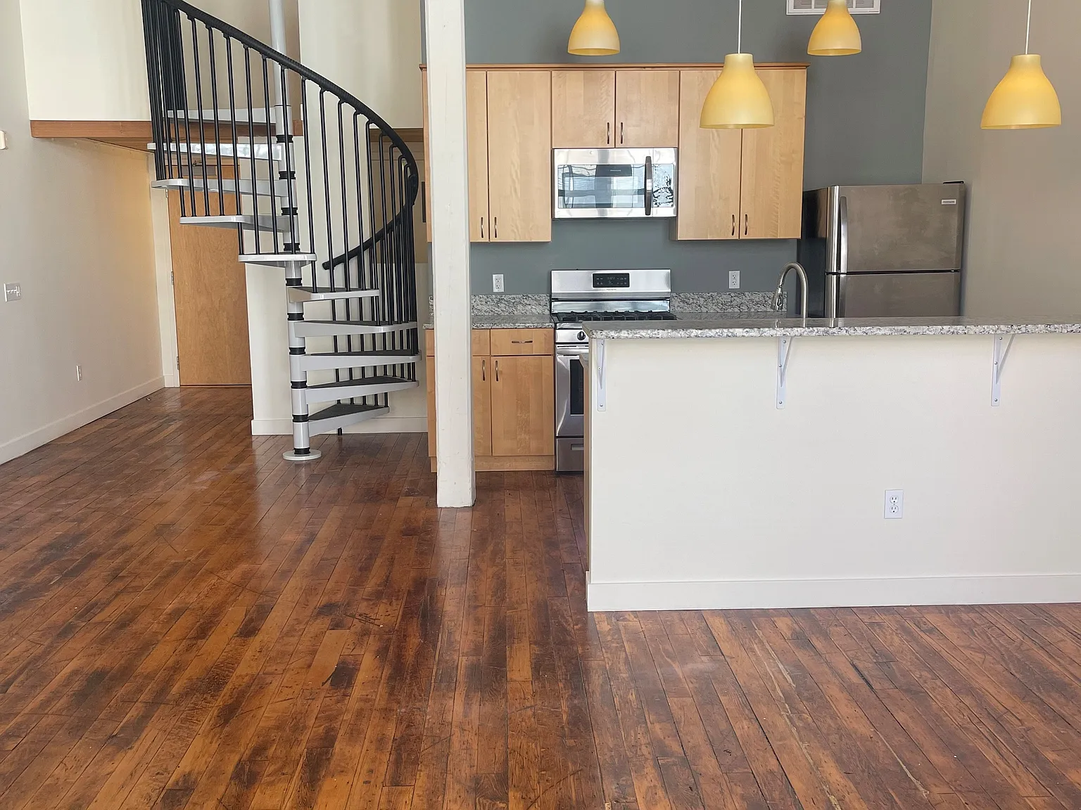 1 bed, 836 sqft, $1,895 — Photo 1