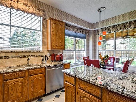 5th image of 5101 Creekview Dr