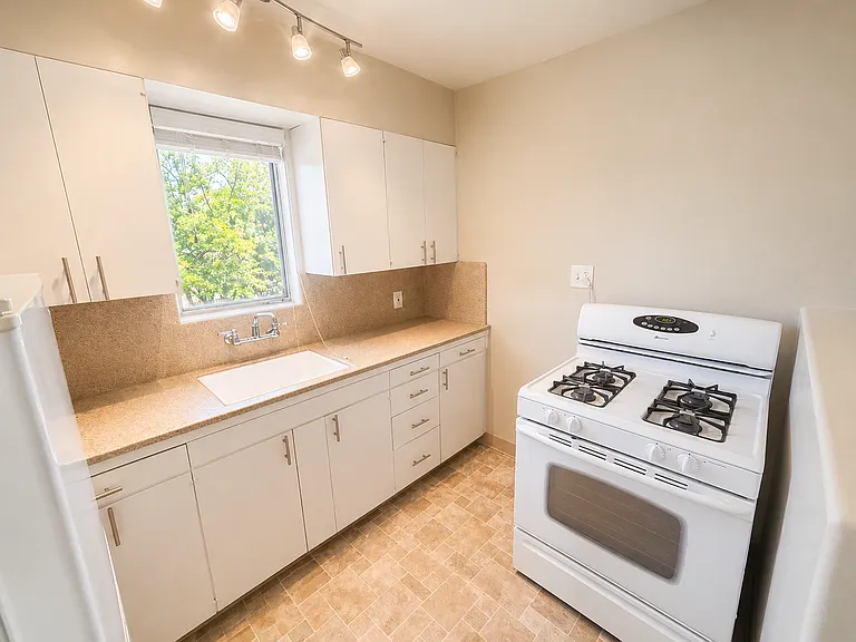 5488 Carlson Dr #&-5492 — Photo 20