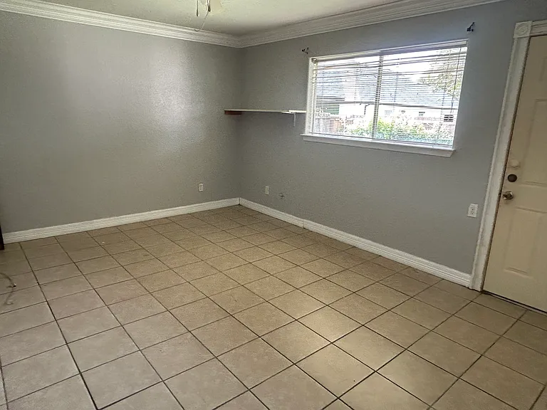 7330 Silverwood Ln — Photo 5