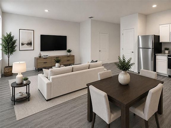 4th image of 1111 Lucienne Blvd