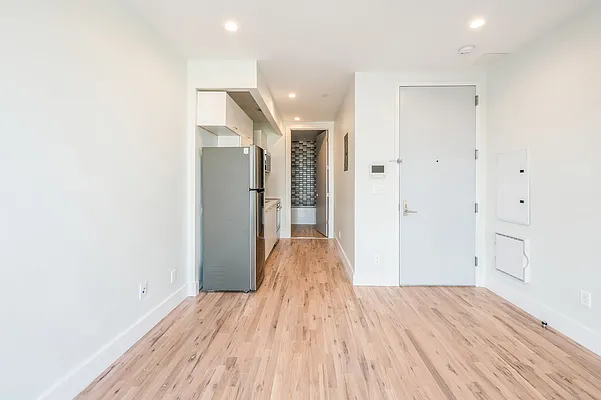 Rented by Voro, LLC | media 5