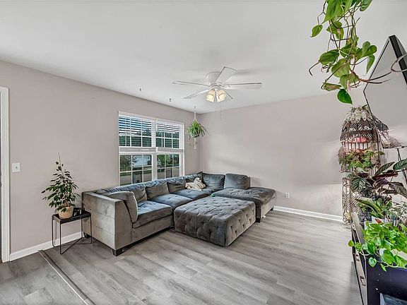 4th image of 2534 Oak Forest Dr