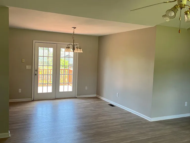 2819 Faith Ln — Photo 3