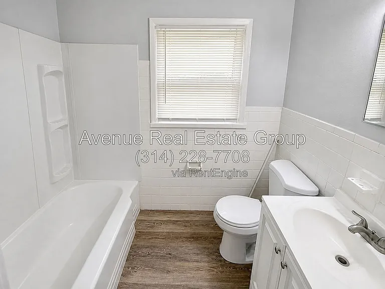 830 Loekes Dr — Photo 8