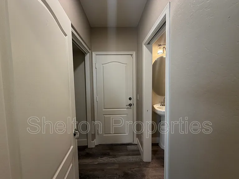 15818 N 25th St #110 — Photo 7