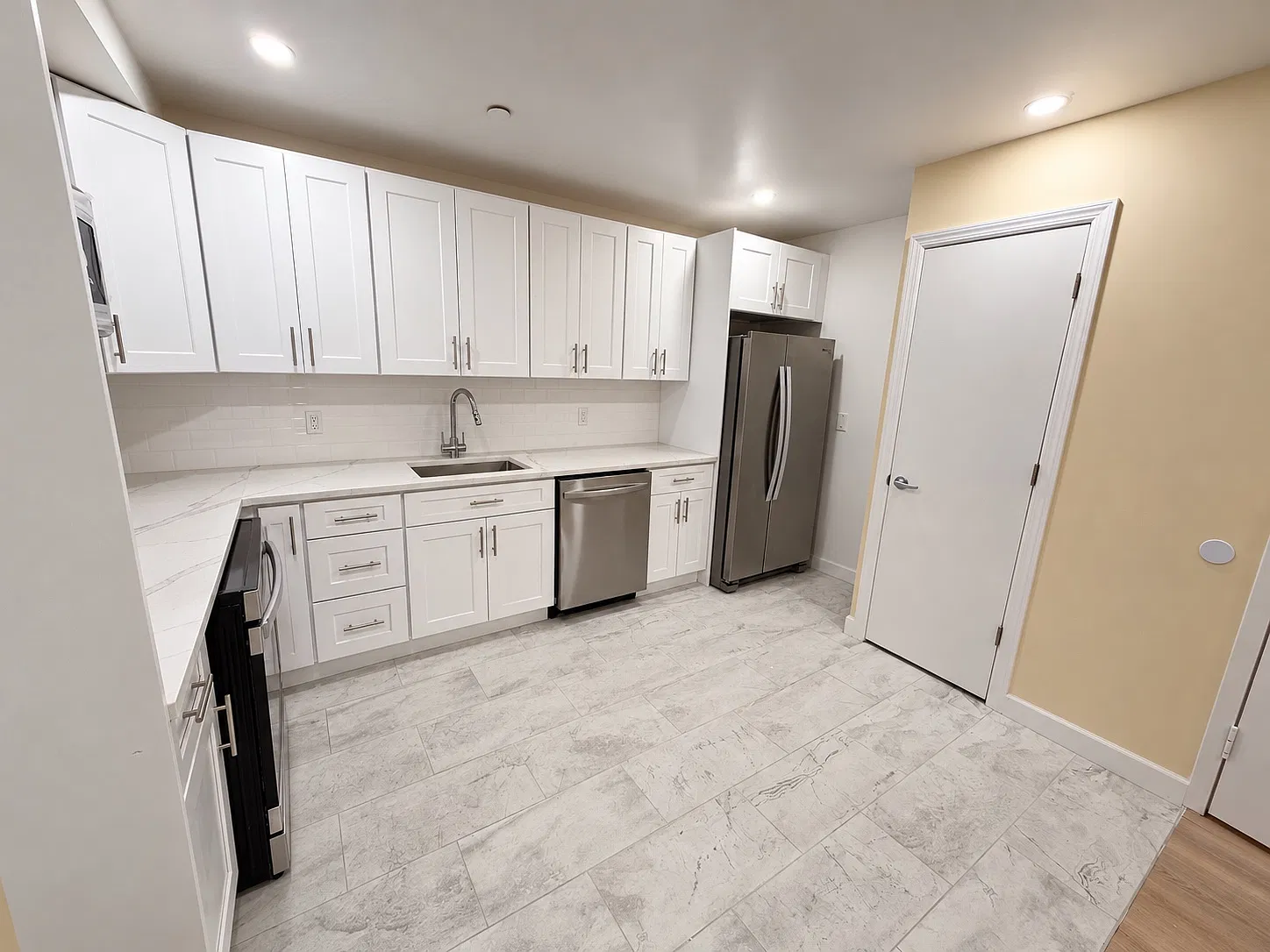 2 bed, $2,800 — Photo 2