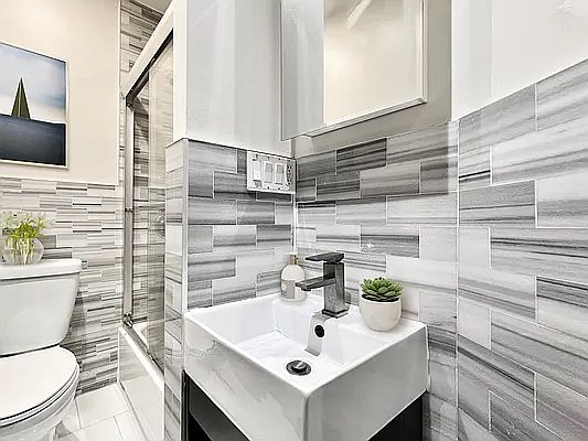 5th image of 118 W 109th St #2EE