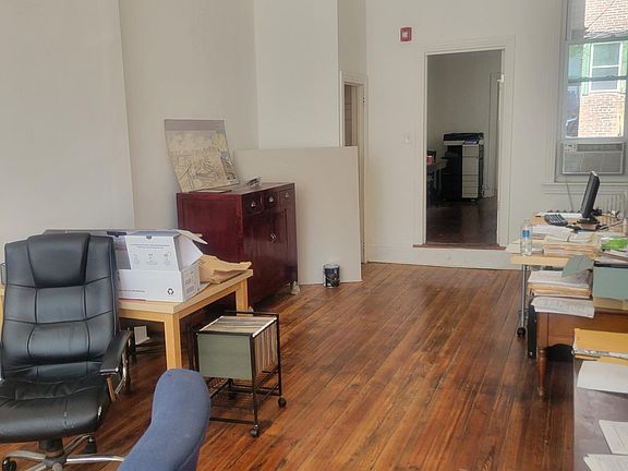 3rd image of 331 W Girard Ave #1