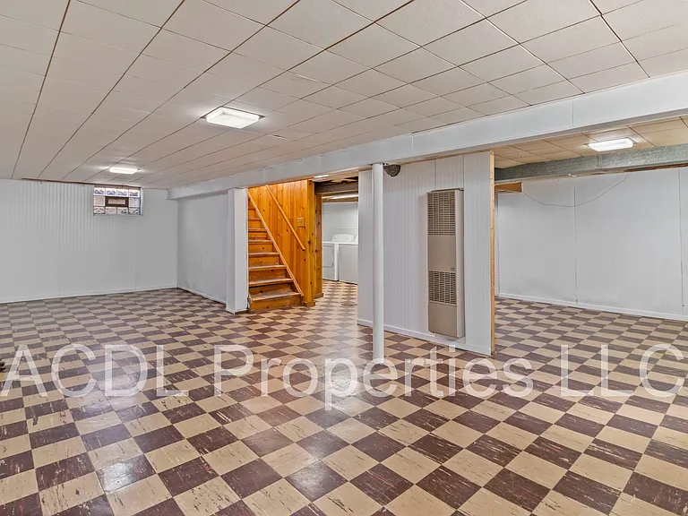 8215 W Burleigh St — Photo 21