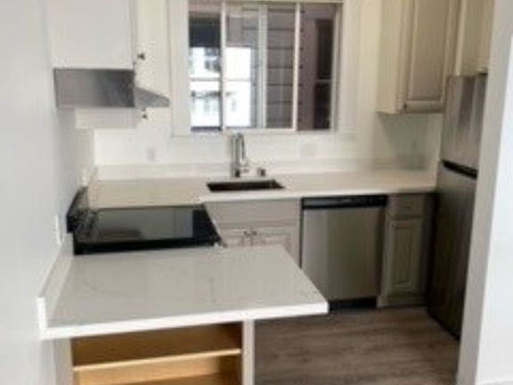 3rd image of 995 Pine St APT 306