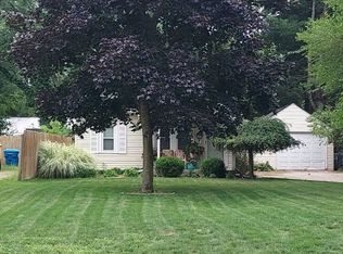 2141 Edgewood Dr, Kalamazoo, MI 49008