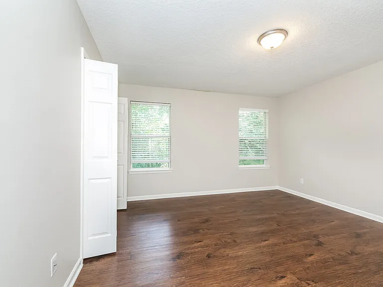 7911 Melvin Rd — Photo 10