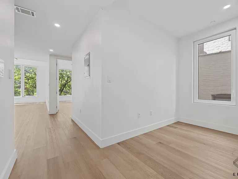 2045 Ocean Ave #505 — Photo 17