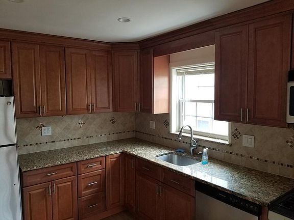 5th image of 6635 74th St Floor 3