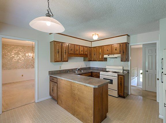 5th image of 4726 Chambers St