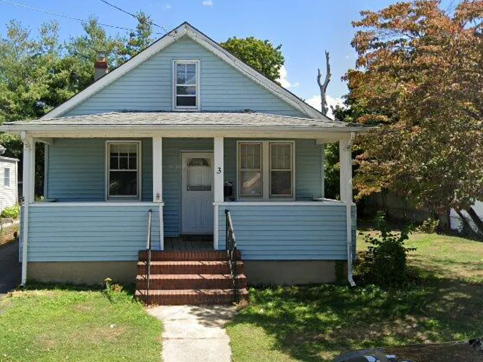 3 Milton St