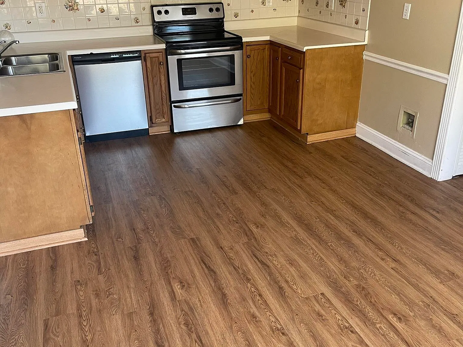 3 bed, 2.0 bath, 1610 sqft, $1,650 — Photo 3