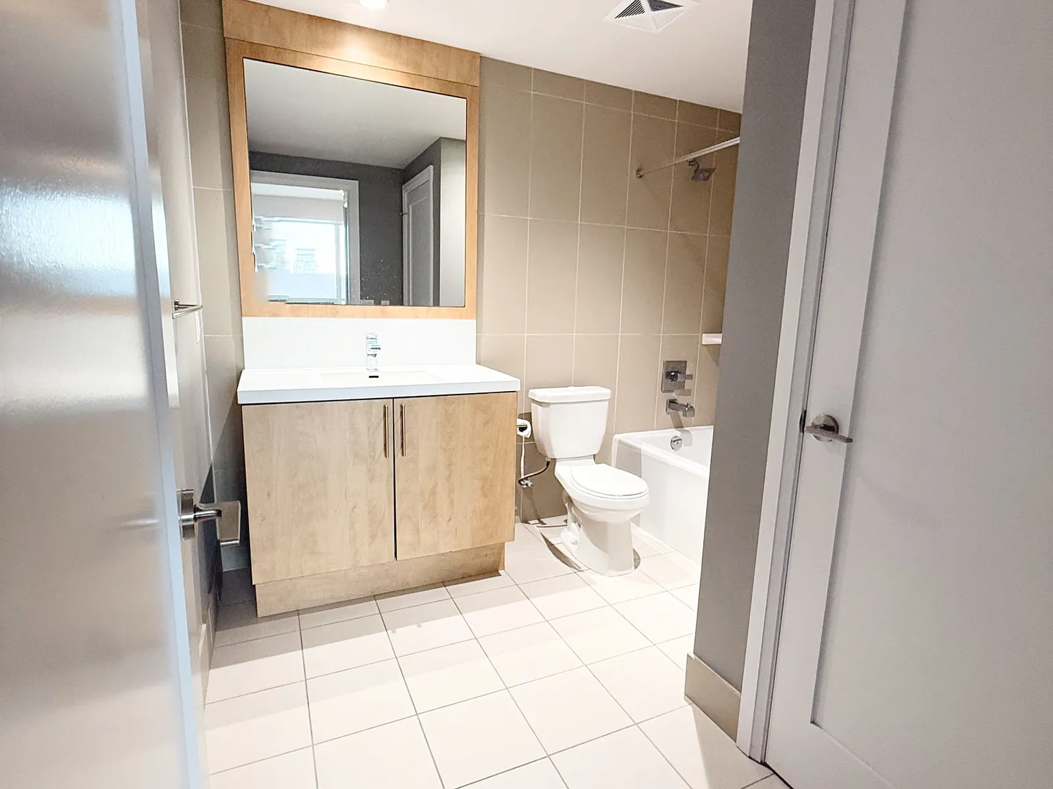 2 bed, $3,150 — Photo 4