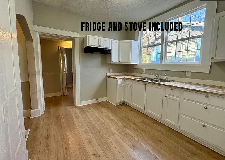 1532 Bay Ave SW — Photo 3