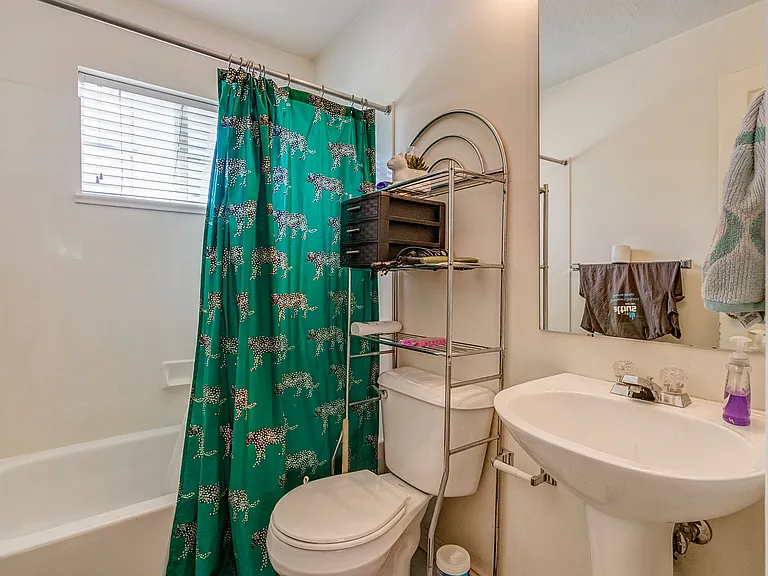 602 N 800 E #201 — Photo 9