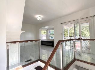 18 E Oakwood Pl FLOOR 2, Buffalo, NY 14214