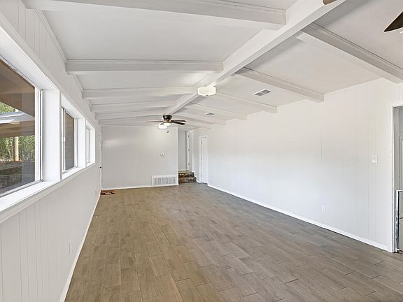 4th image of 170 Devin St