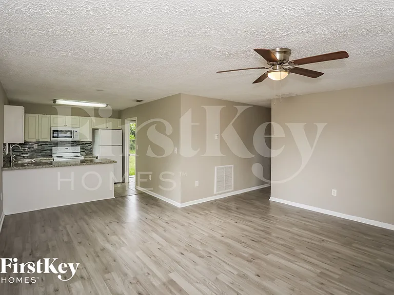 14971 SW 304th St — Photo 3